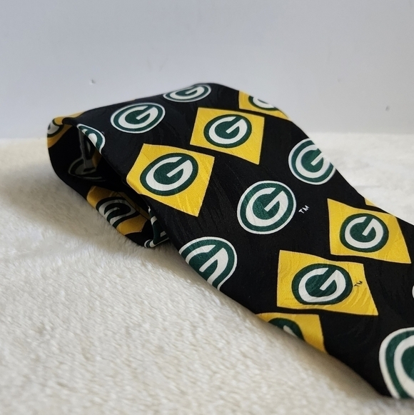 Green Bay Packers WI NFL Football Black Yellow Green White Silk Necktie - Picture 5 of 10